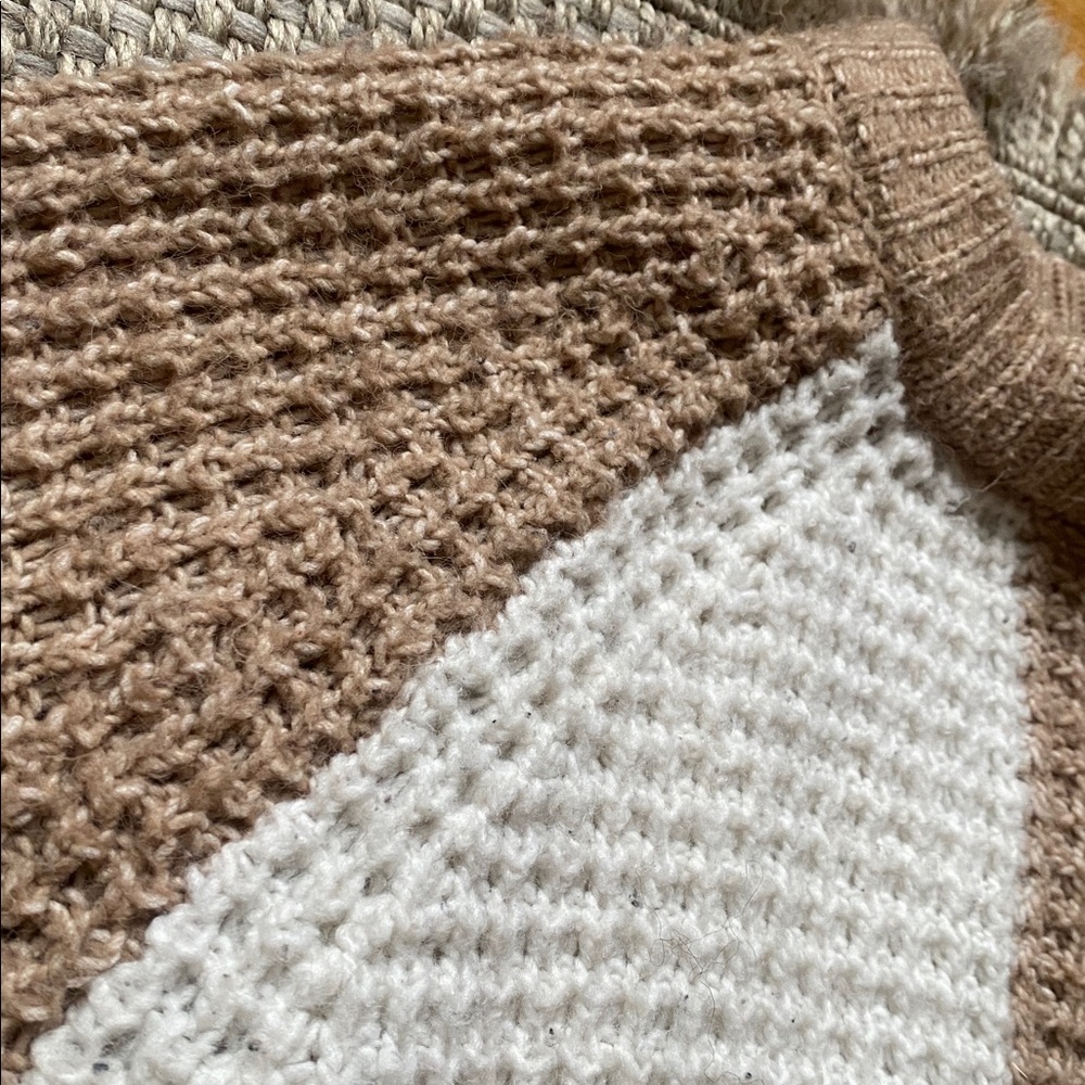 Color block sweater - Picture 6 of 9
